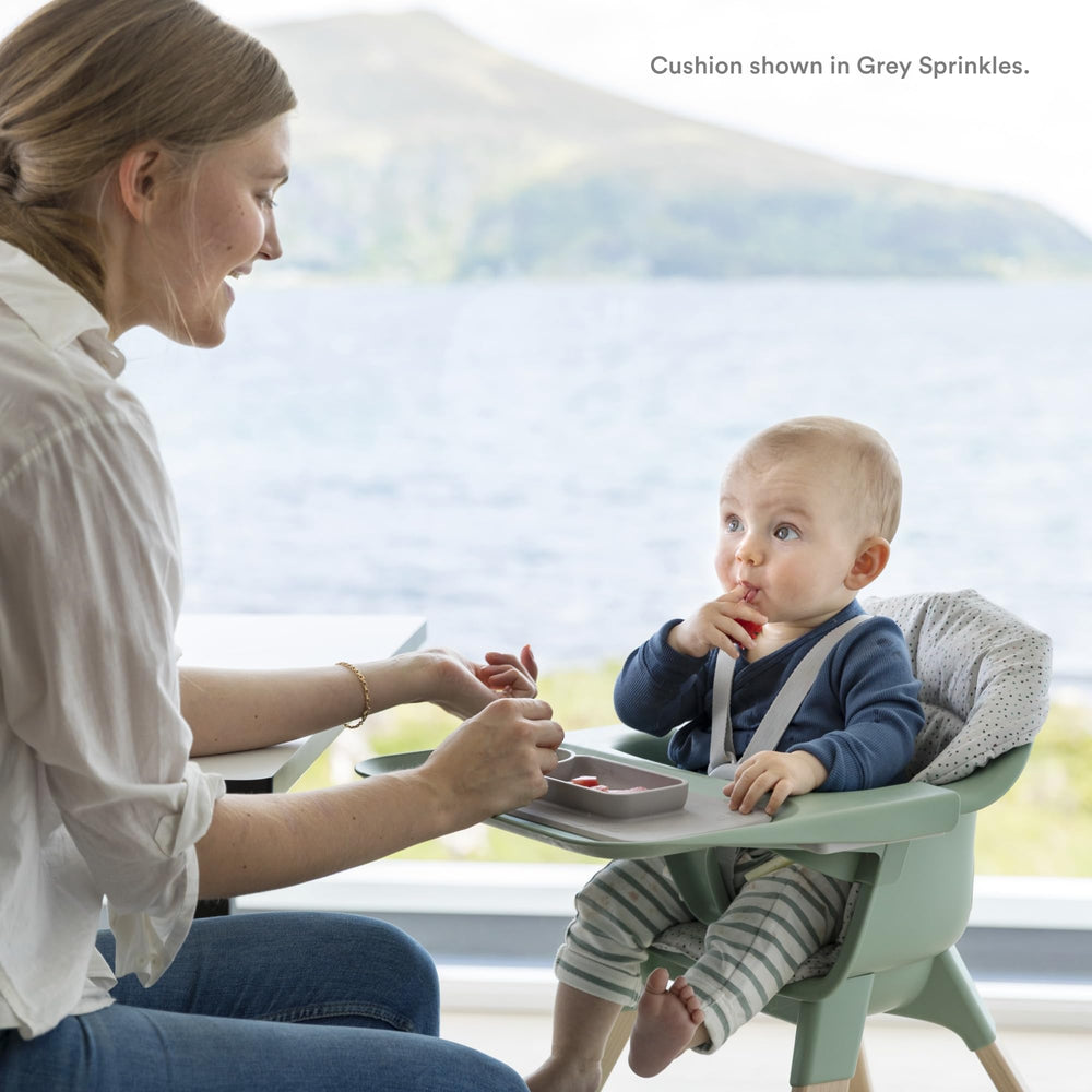 Stokke Clikk Cushion attachment and removal demonstrated on the chair