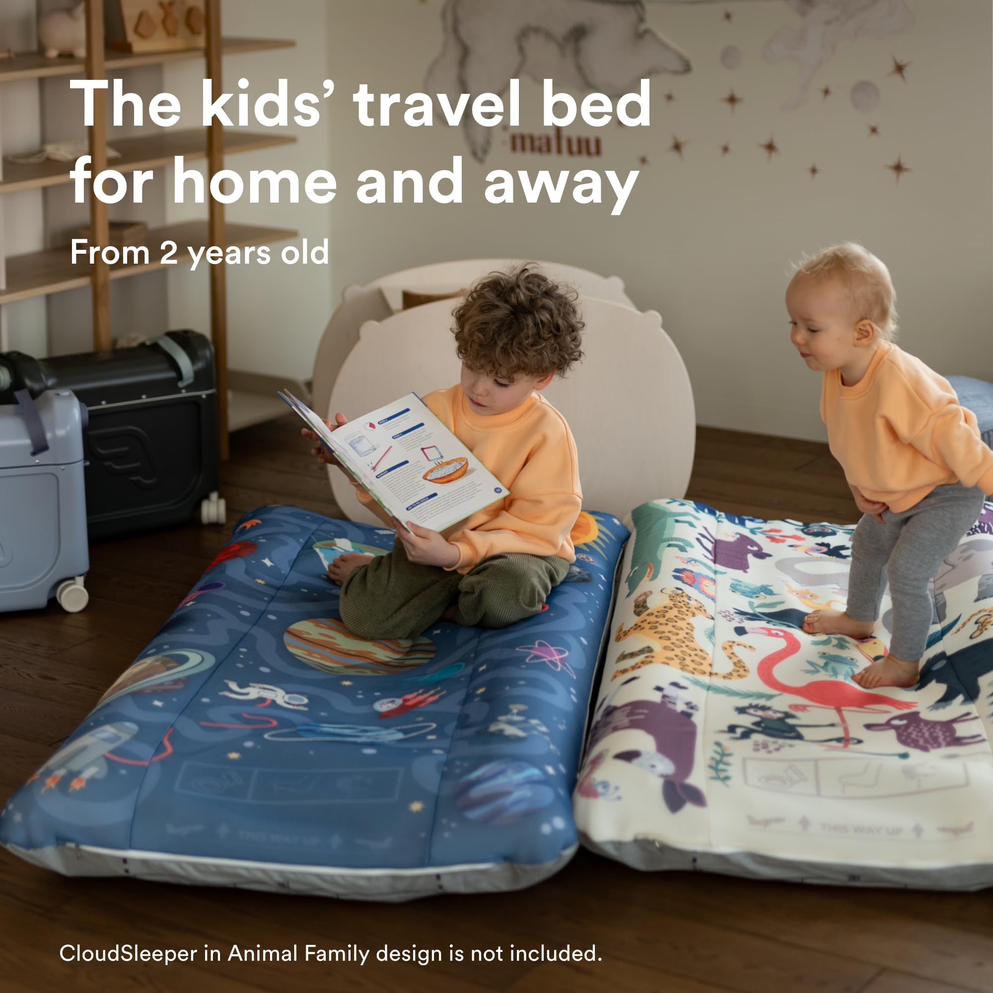 Stokke JetKids CloudSleeper integrated-pump demonstrates fast inflate for busy families.