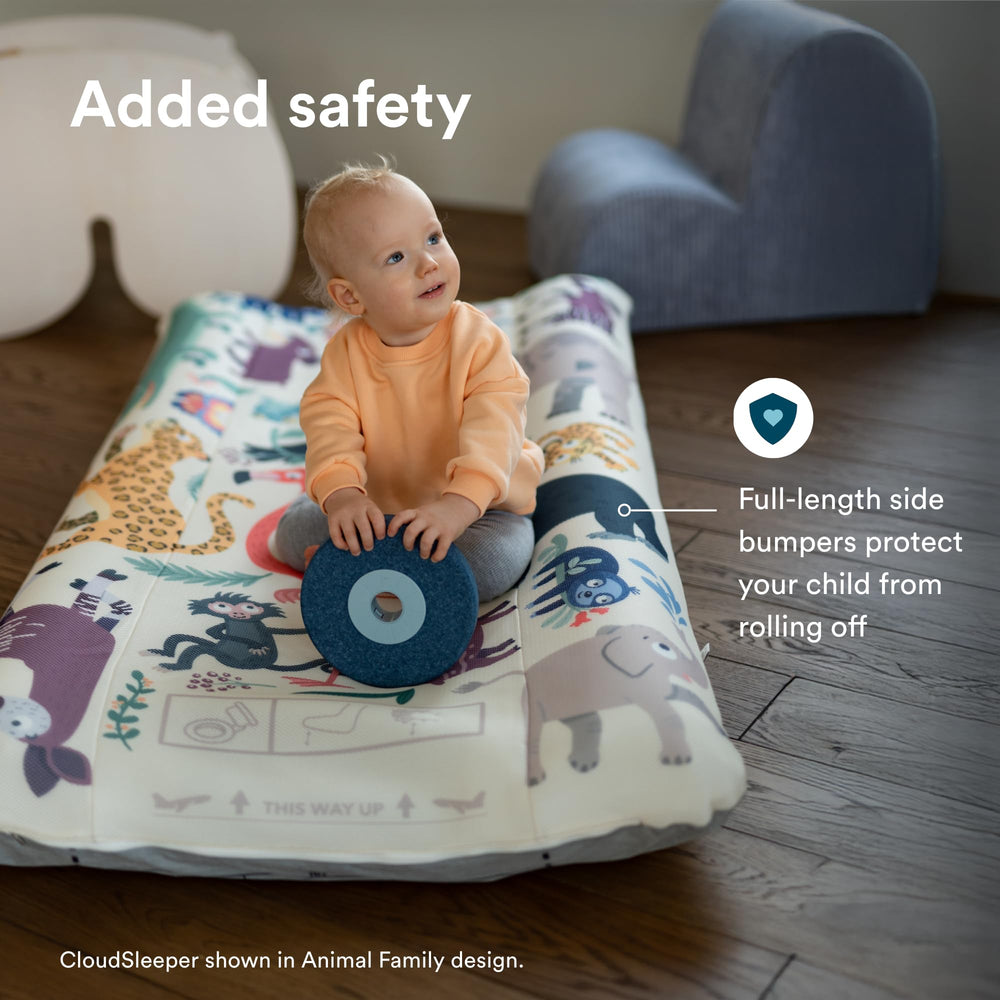 Stokke JetKids CloudSleeper washable-cover allows quick cleanup after adventures.