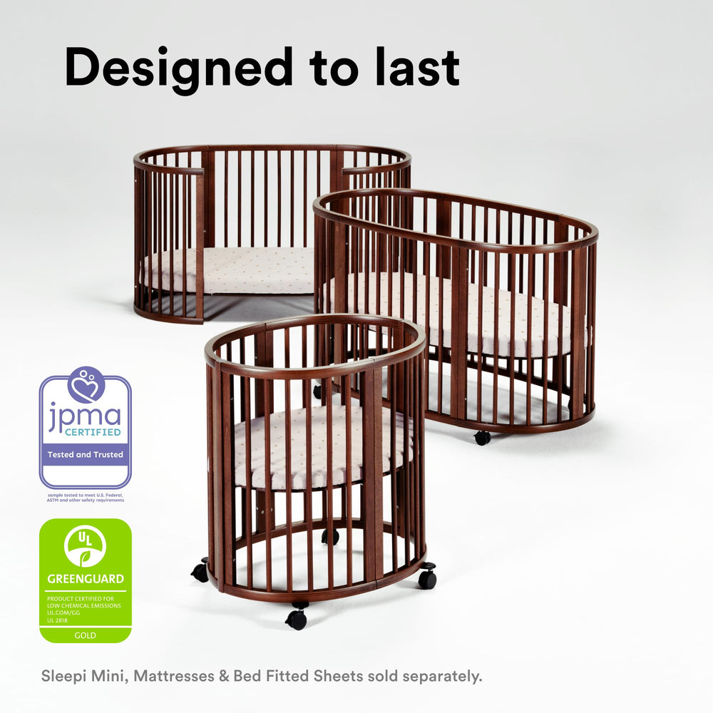 Stokke Sleepi Mini Fitted Sheet V3 nursery scene demonstrates easy-care washable textile.