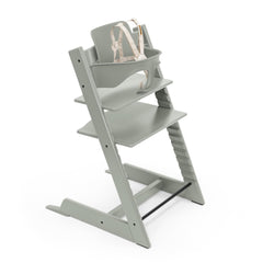 Stokke Tripp Trapp High Chair 2 front view highlights Glacier Green for shared family meals.