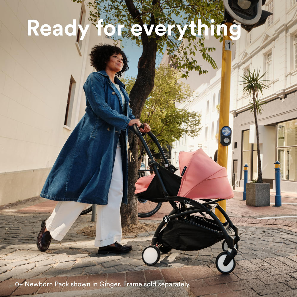 Stokke YOYO 0+ extendable canopy with ventilation window in action