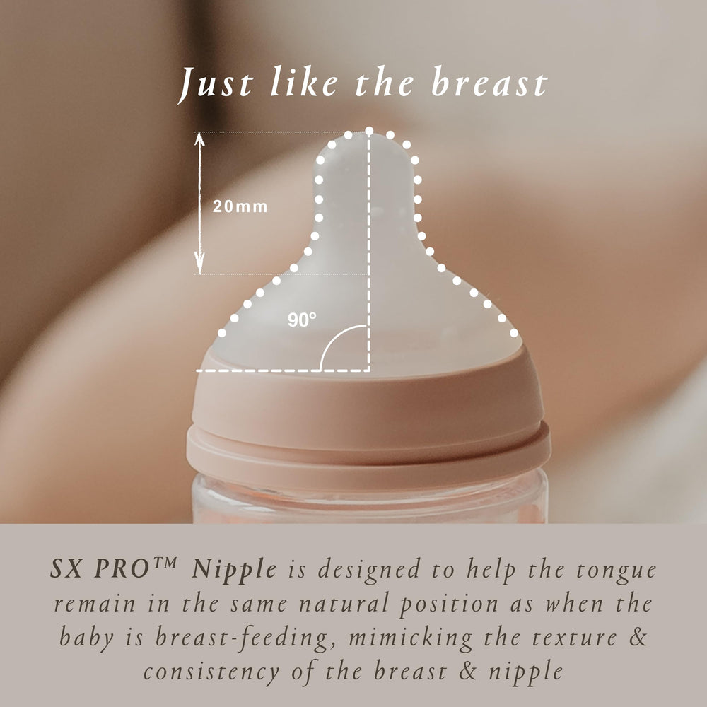 Suavinex Bonhomia long-neck bottle, reaches junction between hard and soft palate.