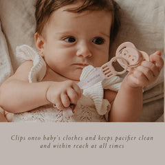 Suavinex Bonhomia premium matte metal chain close up highlights elegant pacifier accessory.