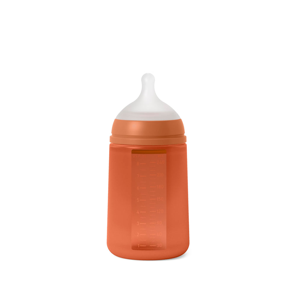 Suavinex Color Essence SX PRO nipple closeup highlights anti-colic valve for smoother feeds