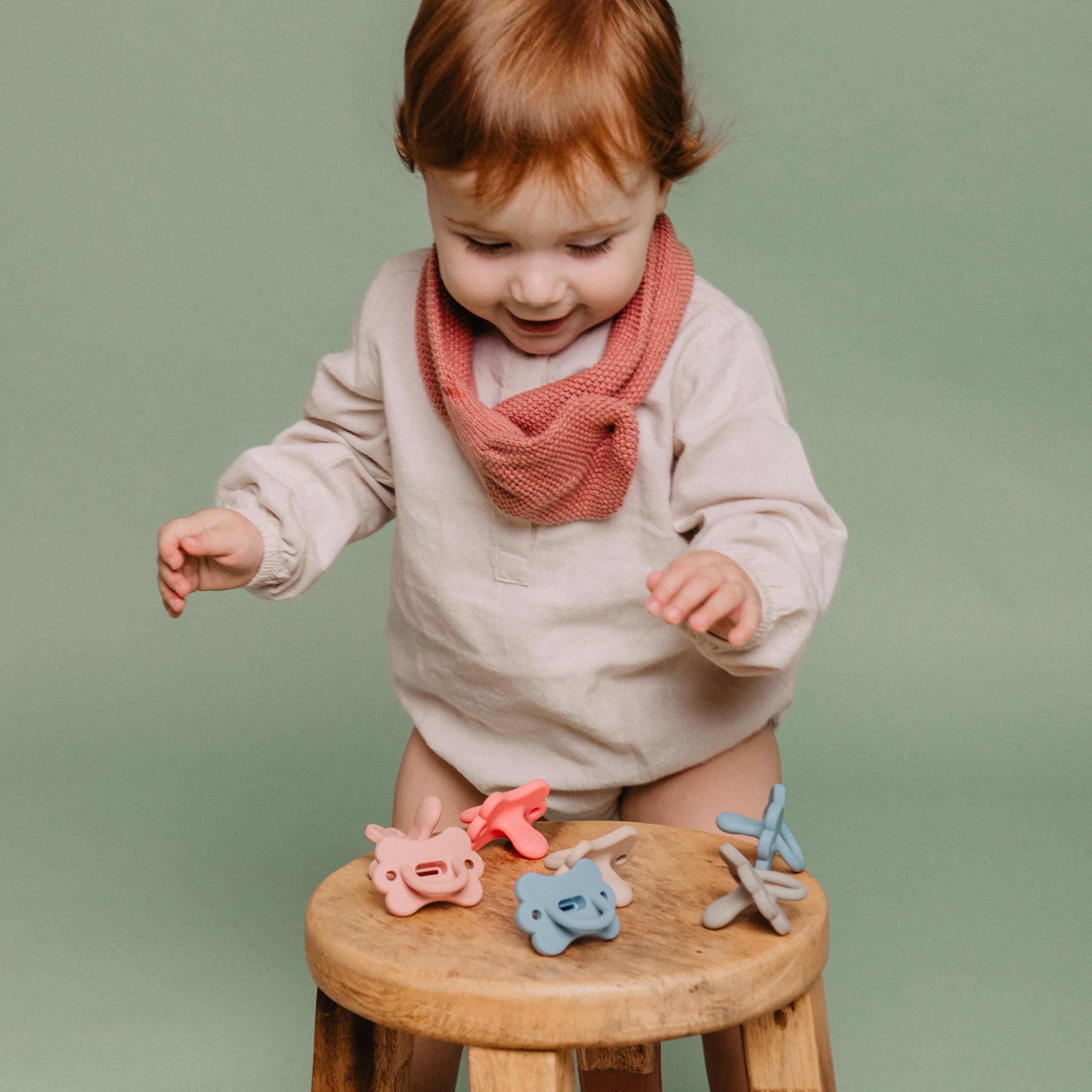 Suavinex single-piece silicone pacifier for breastfeeding-inspired comfort