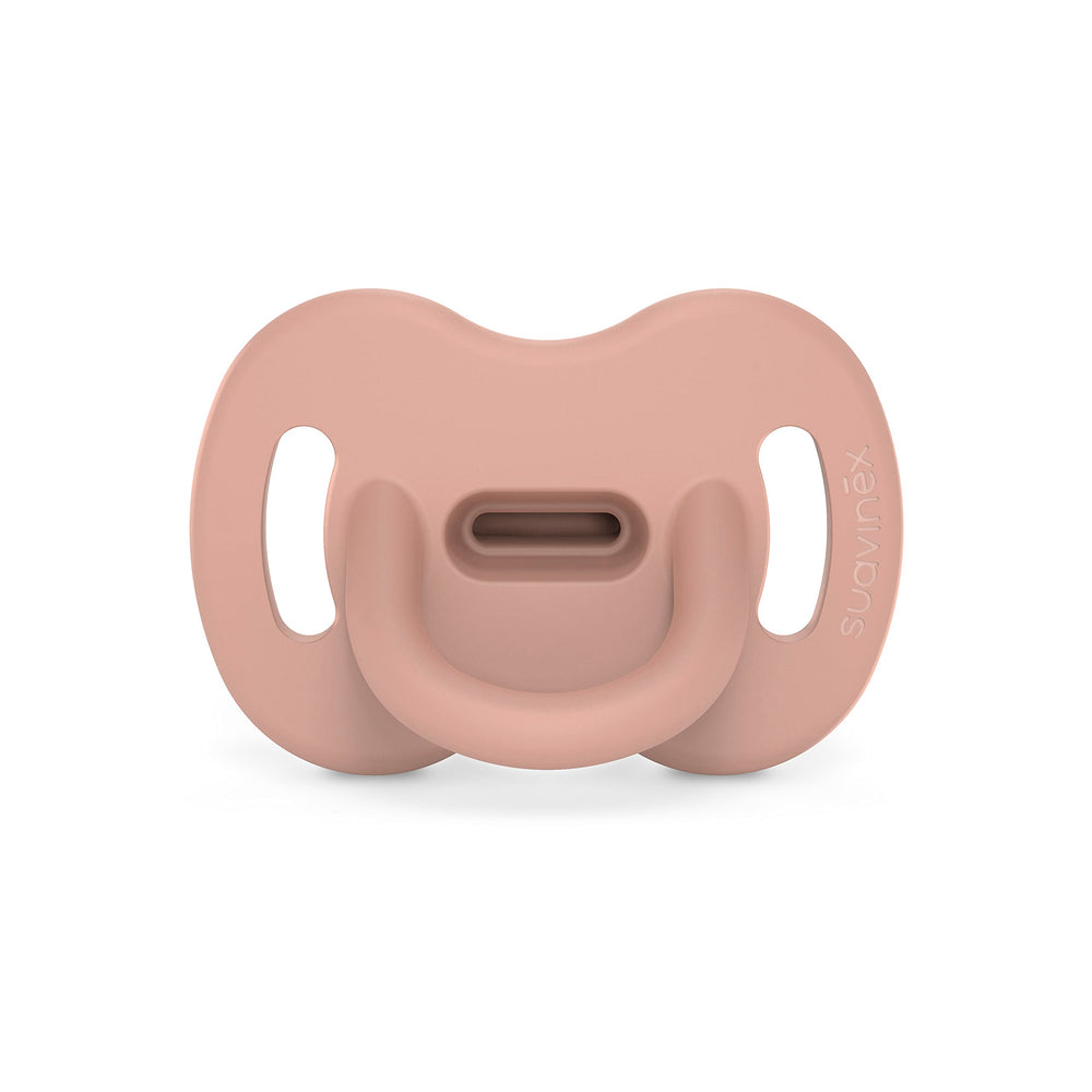 Suavinex Color Essence SX PRO pacifier close-up shows soft silicone texture for gentle comfort.