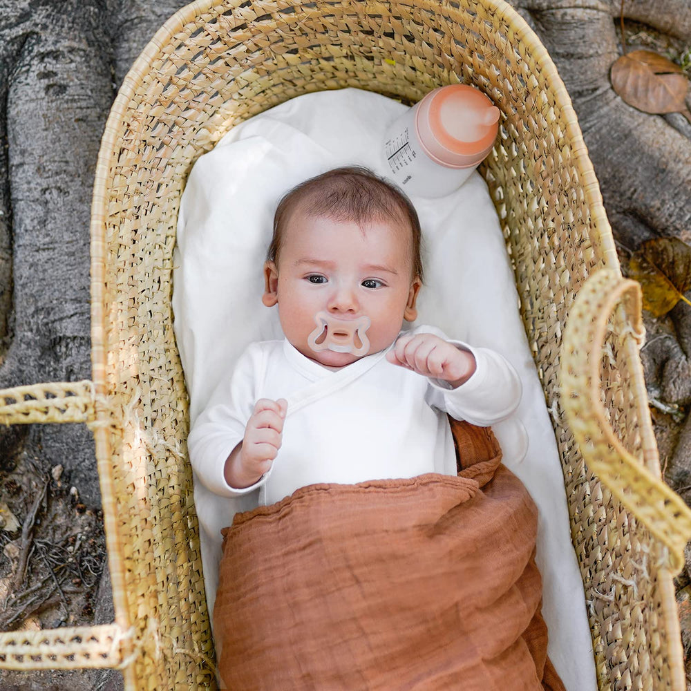 First-size display for 0-2 months with Suavinex Zero.Zero pacifier.