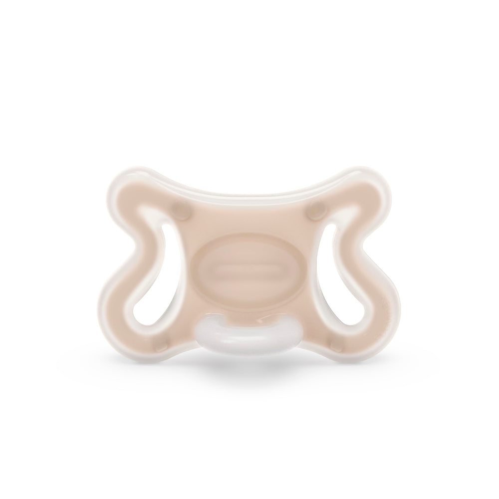 Suavinex Zero Zero pacifier front view highlighting sleek silicone for comfortable soothing.