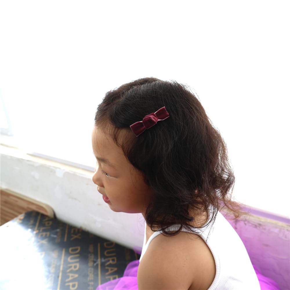 Sugarmelon velvet bow clips add cute style to baby outfits.