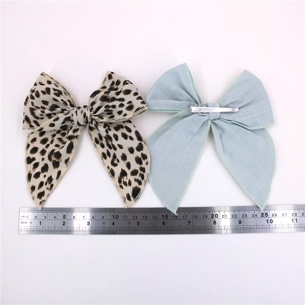 Sugarmelon leopard alligator clip holds hair securely for active play.