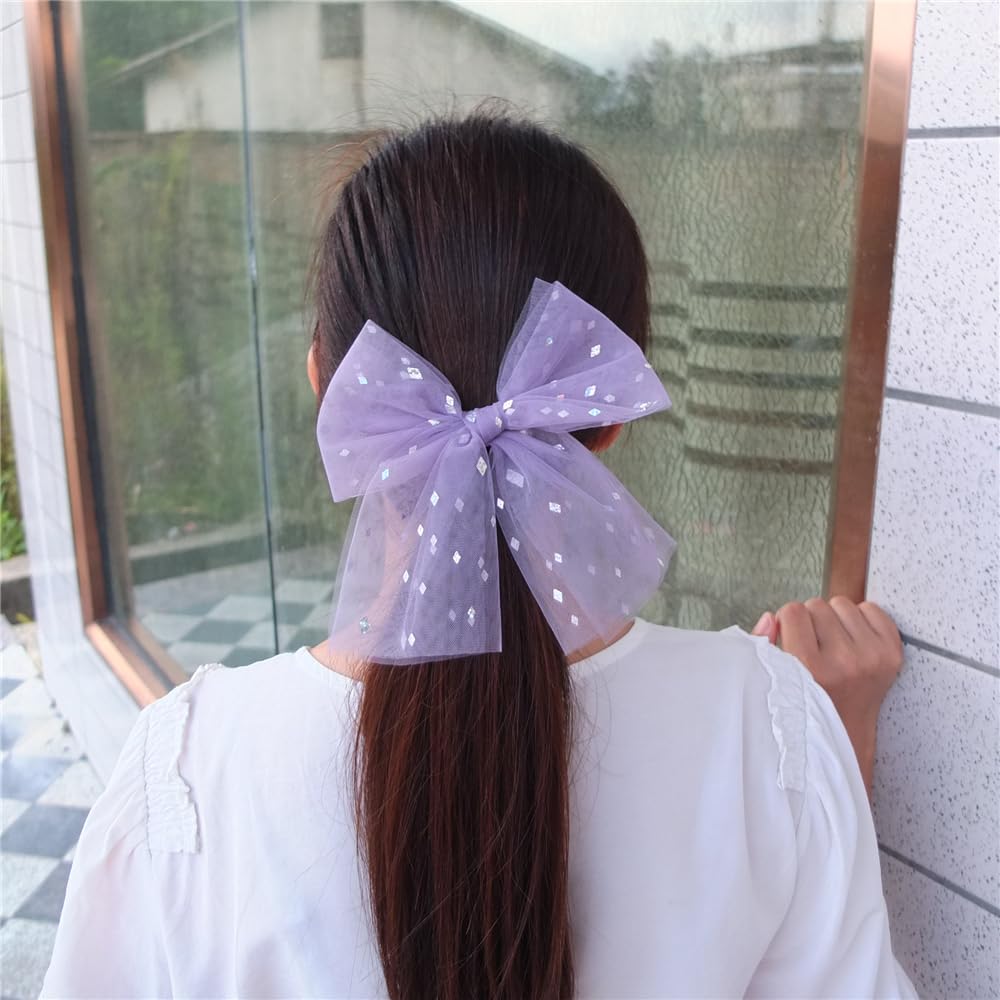 Sugarmelon mother wearing hair clip for coordinated family photos.