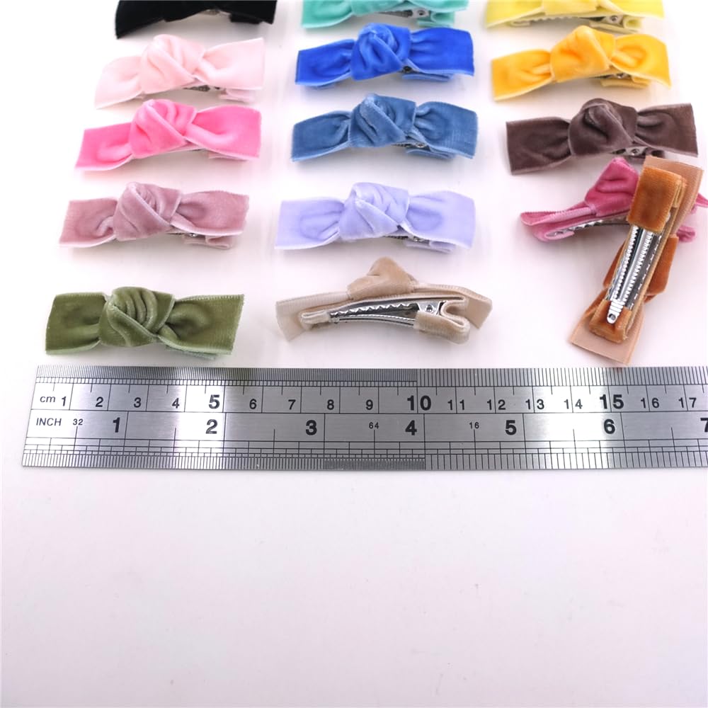 Sugarmelon alligator clip with velvet ribbon holds delicate baby hair softly.