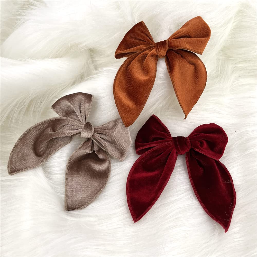 Sugarmelon Velvet Fable Bow clip in silver shines for Christmas events and parties.