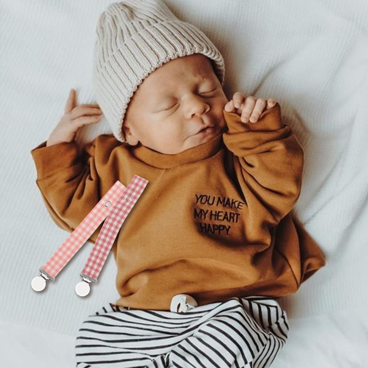 Sugee pacifier clip gift-ready-packaging ideal newborn shower gift.