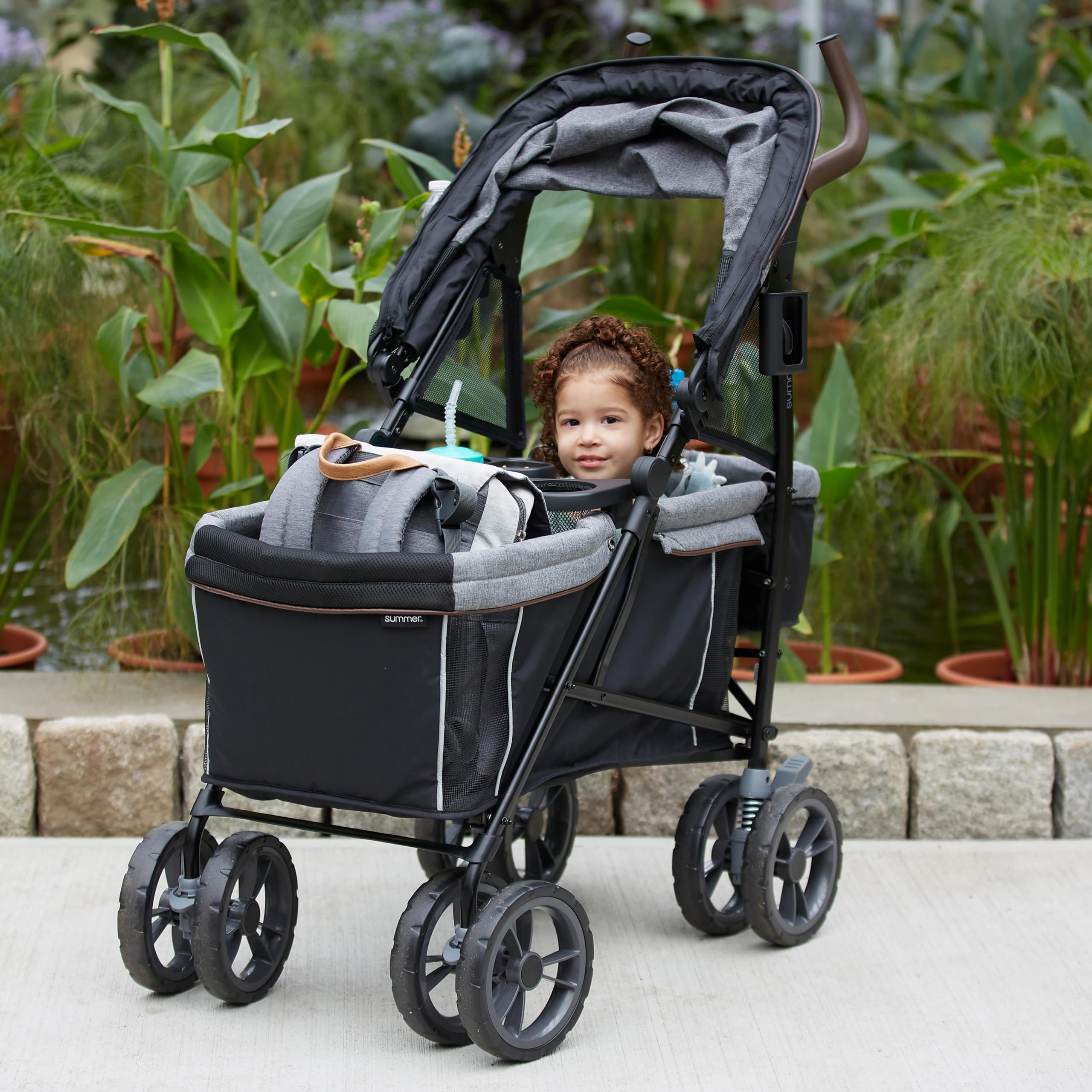 Summer Infant 3Dlite Wagon built-in cup holder for parents.
