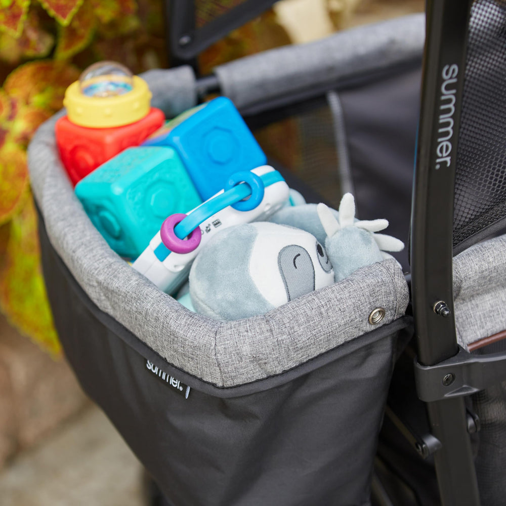 Summer Infant 3Dlite Wagon rear storage basket for snacks.