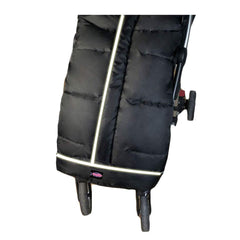 Sunday Go 3-Seasons Footmuff bottom zippers allow feet freedom and adjustable warmth
