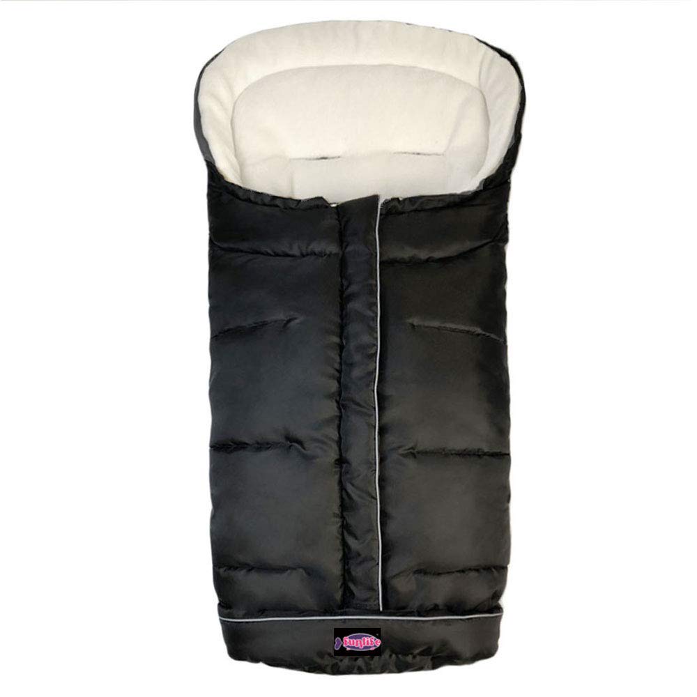 Sunday Go 3-Seasons Footmuff shows a waterproof exterior shielding baby from wind during a stroll