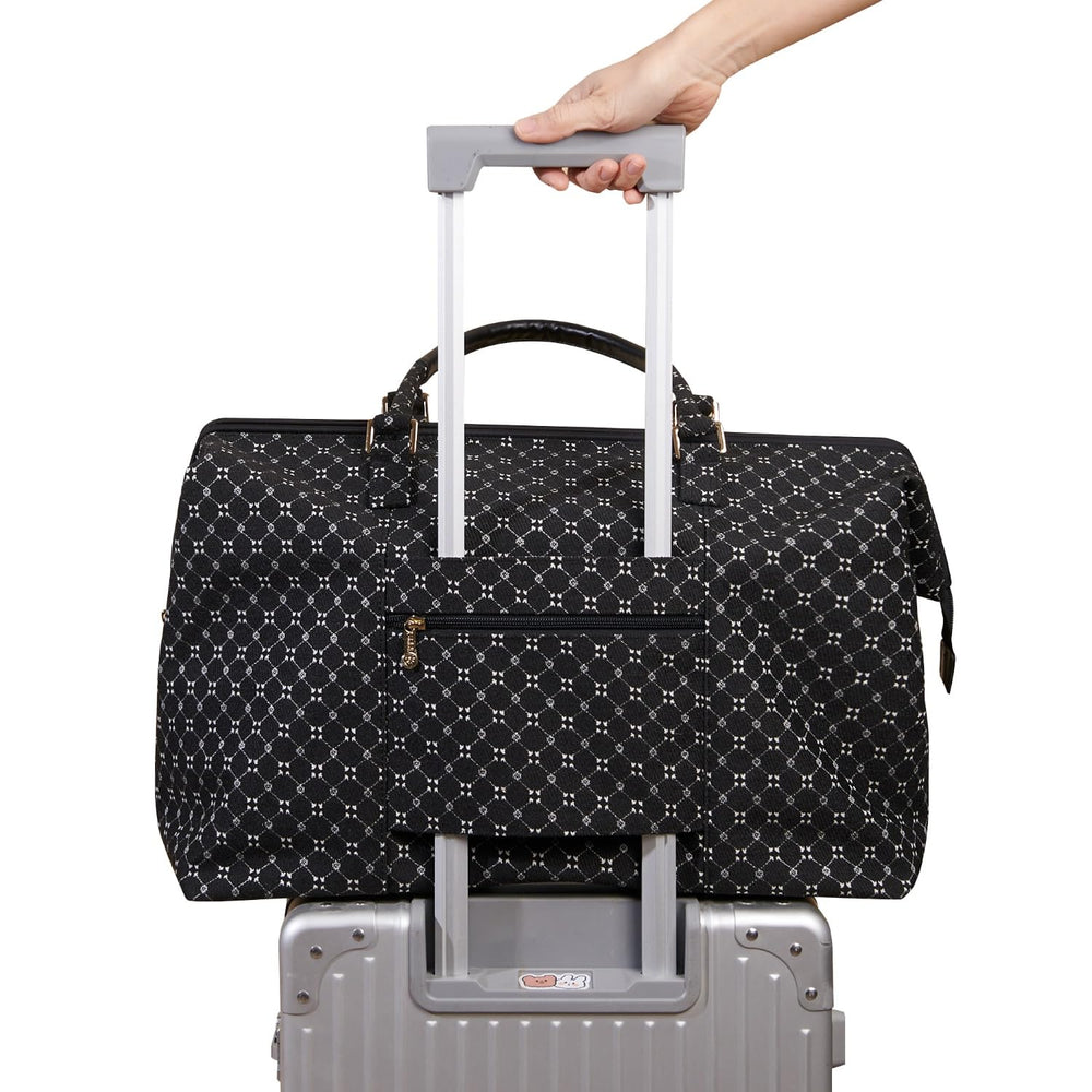 SUNVENO luggage-loop lets you attach the bag to a suitcase during travel.