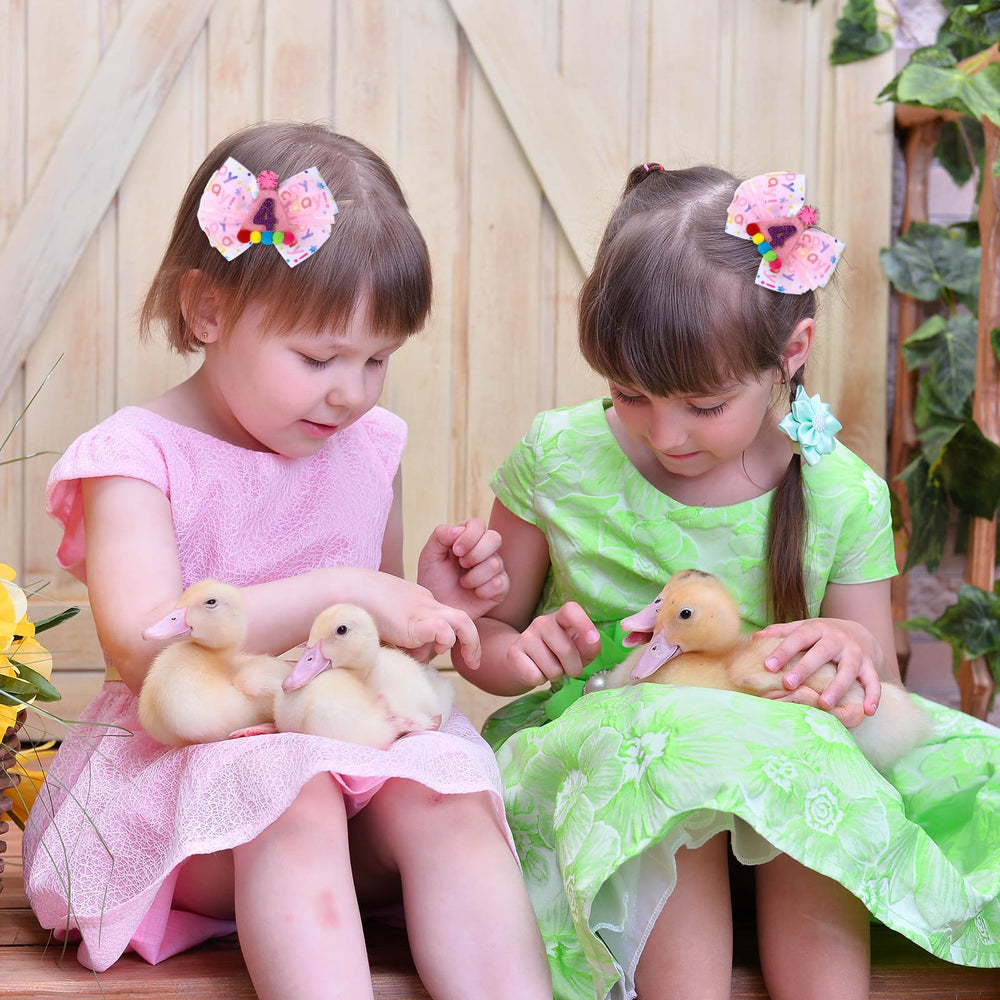 Suohheh alligator clip back keeps hair secure during active celebrations.