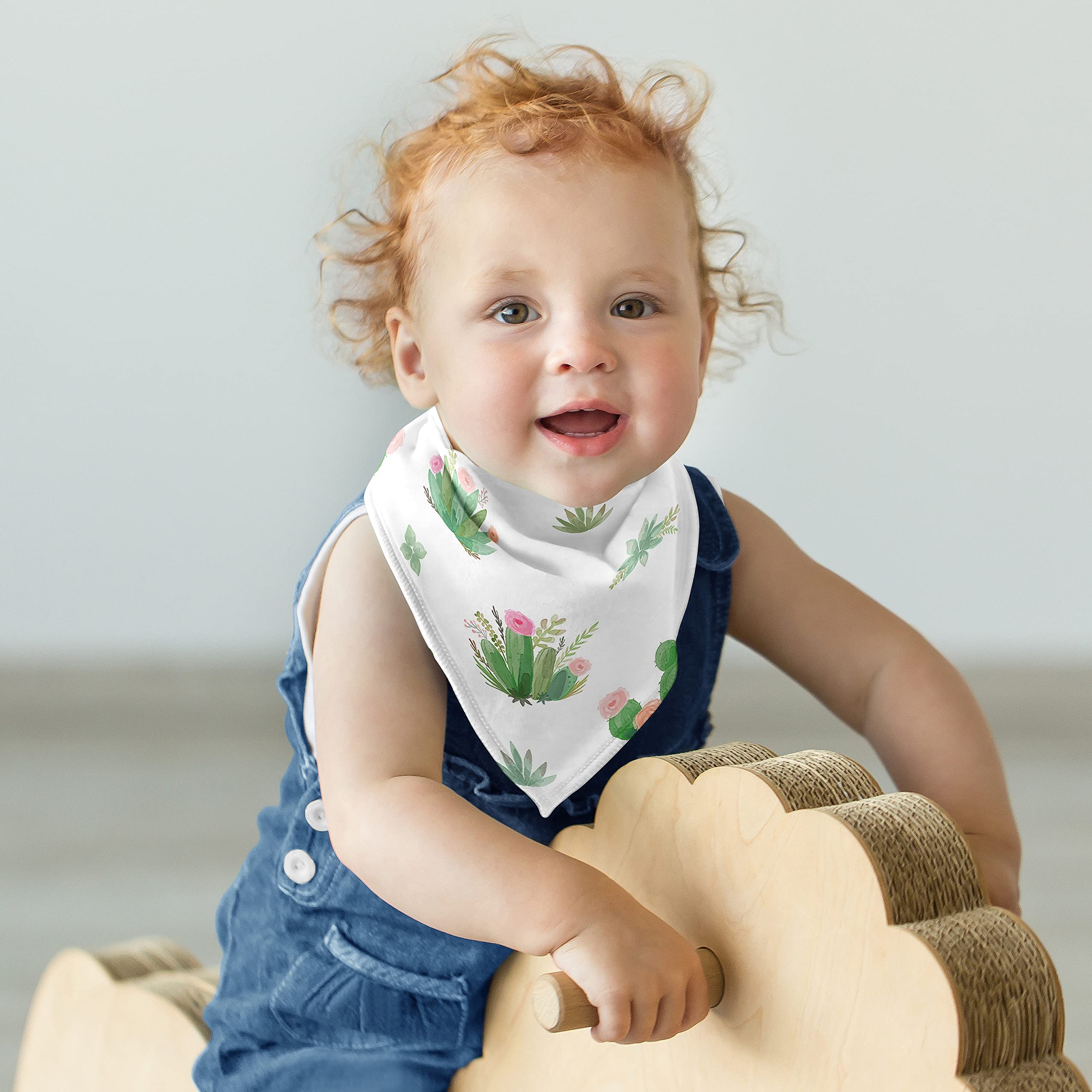 Sweet Jojo Designs absorbent bib with fleece backed fabric for comfortable all day wear