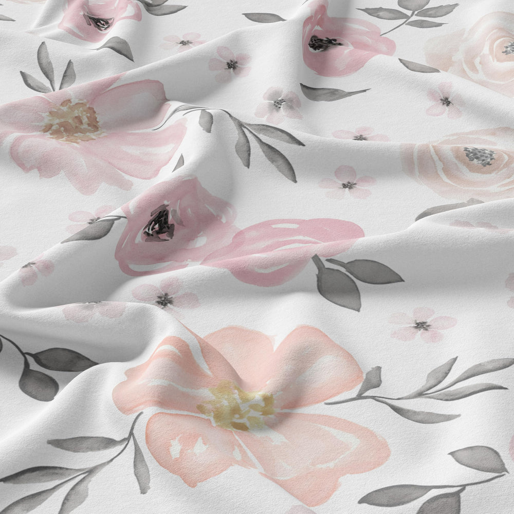 Sweet Jojo Designs matching decor and accessories help create a cohesive nursery look.