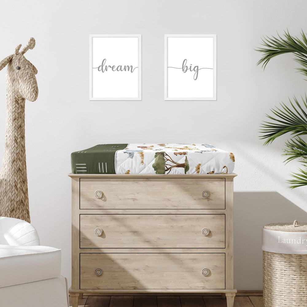 Sweet Jojo Designs jungle animals changing pad cover elastic edge shown for a secure, snug fit.