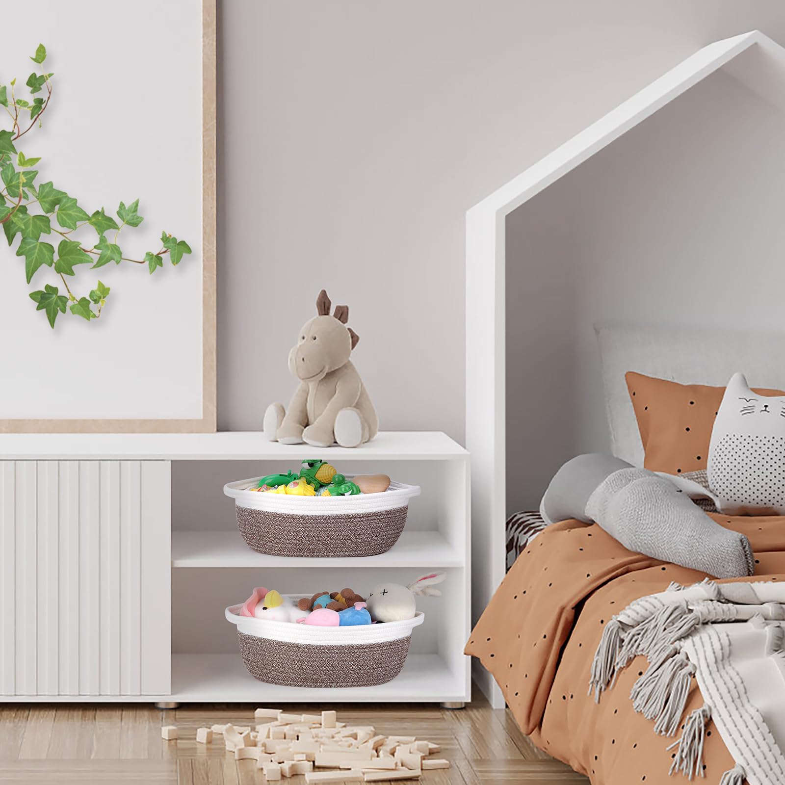 SweetMemo compact storage basket fits shelves and desks