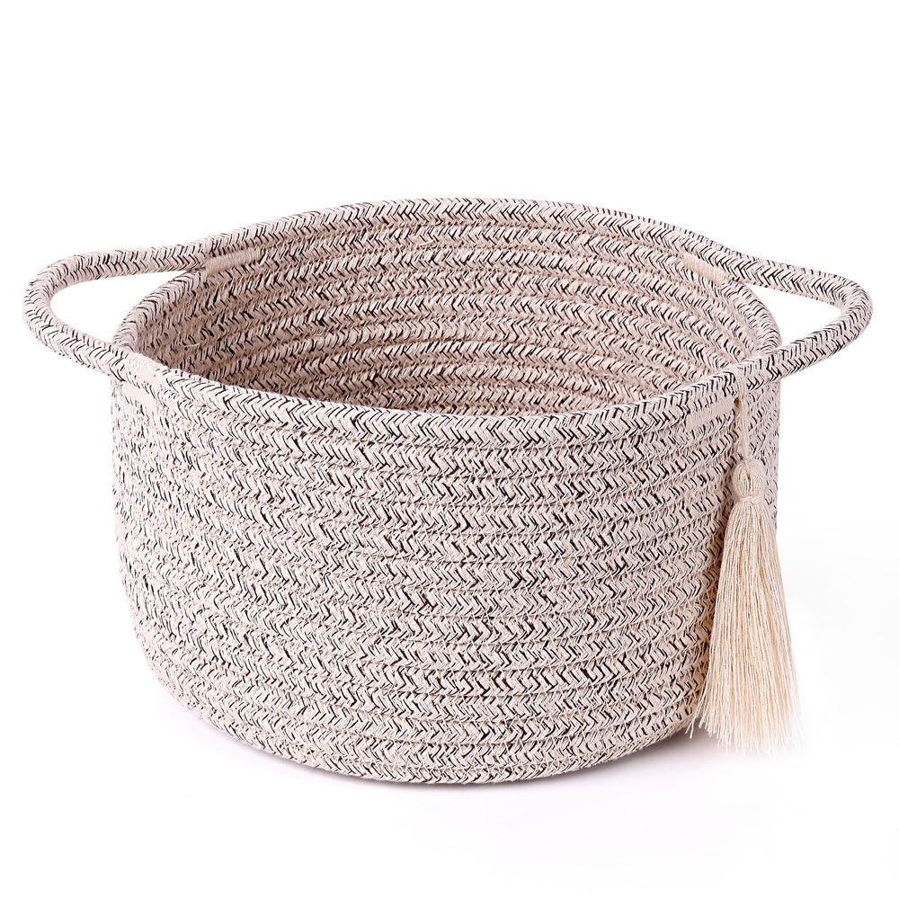 SweetMemo dense weave mini basket with sturdy upright silhouette.