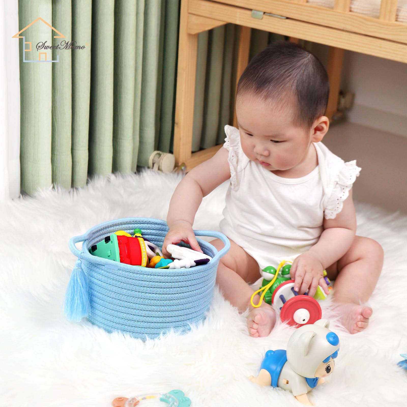 SweetMemo makeup-organization-basket keeps brushes and cosmetics neatly accessible.