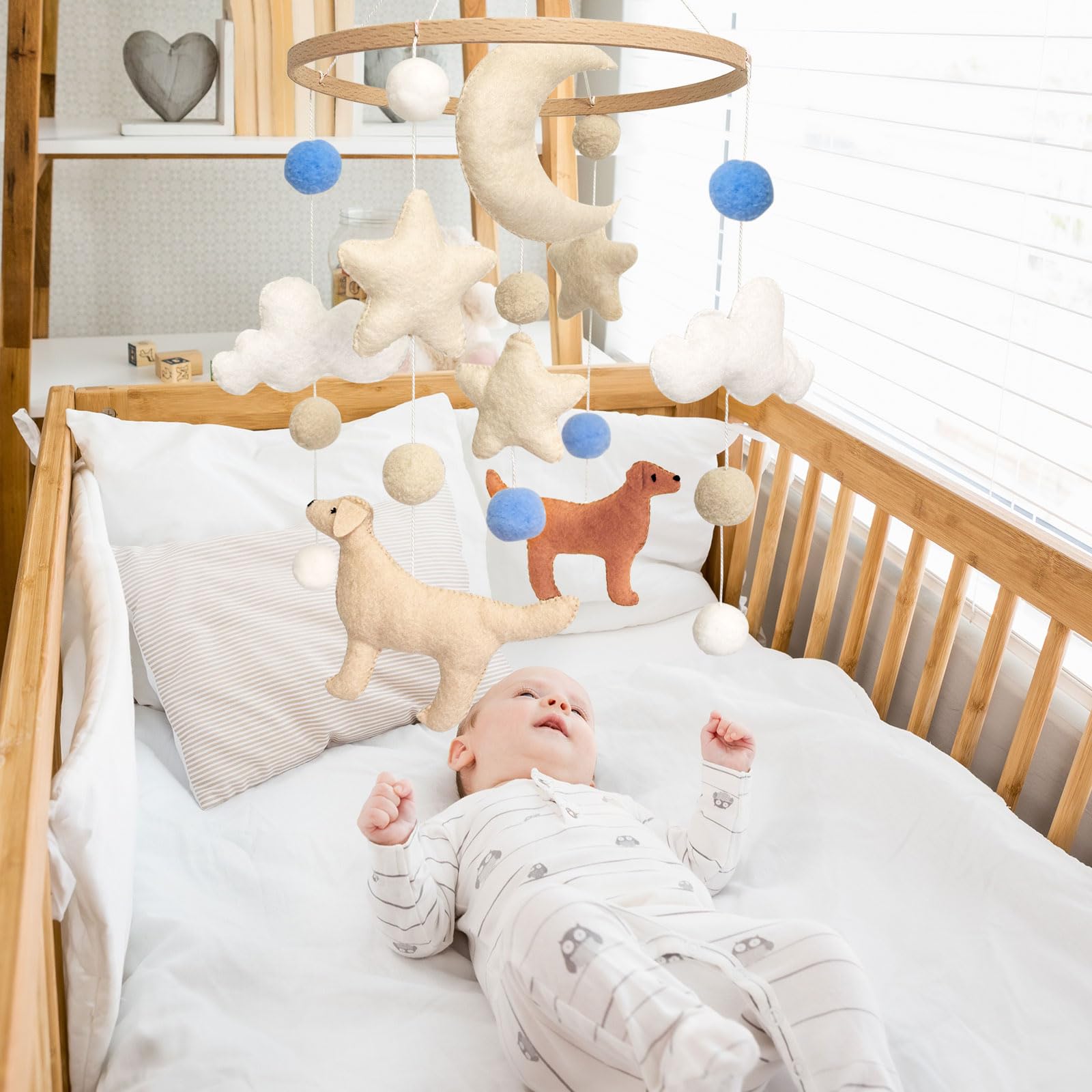 Sweety Baby dog mobile adjustable pieces let you position toys easily.