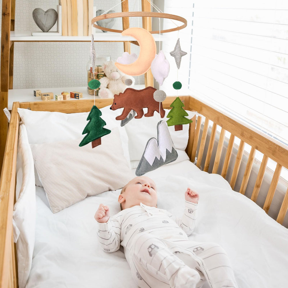 Sweety Baby Woodland Mobile pack-and-play versatility for bassinets and cribs.