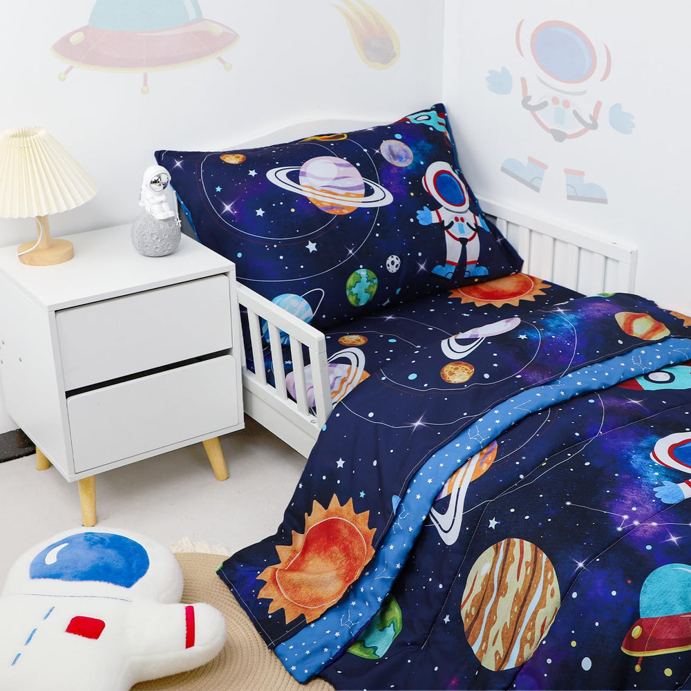 SWESEN Space Bedding rocket pattern—vibrant print sparks imaginative play.