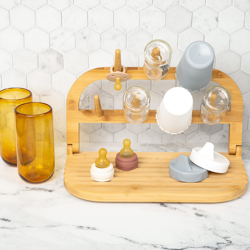 Sydney's Season portable bottle cleaning kit supports quick post-feed cleanup.