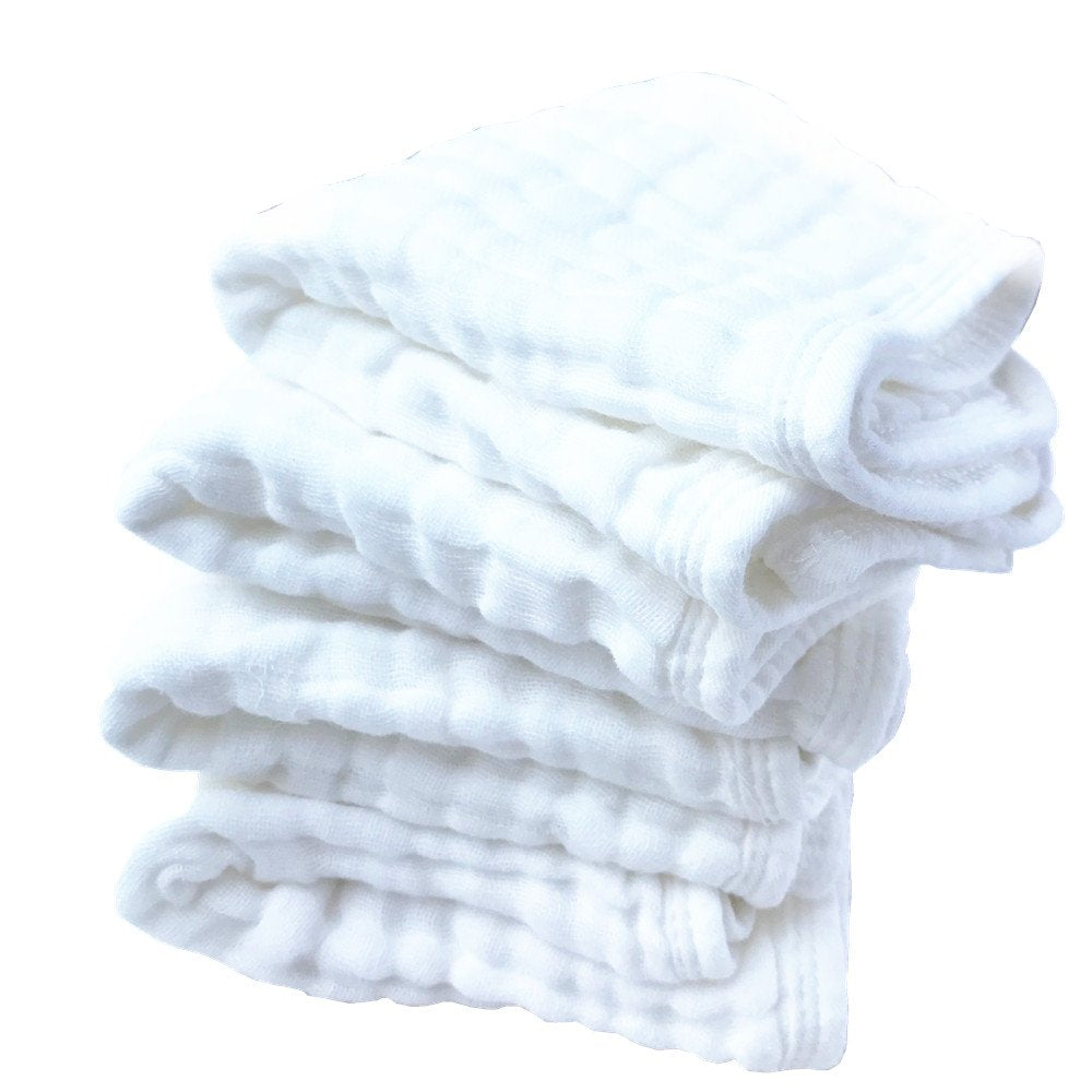 Synrroe white cloths demonstrate quick-dry performance after meals.