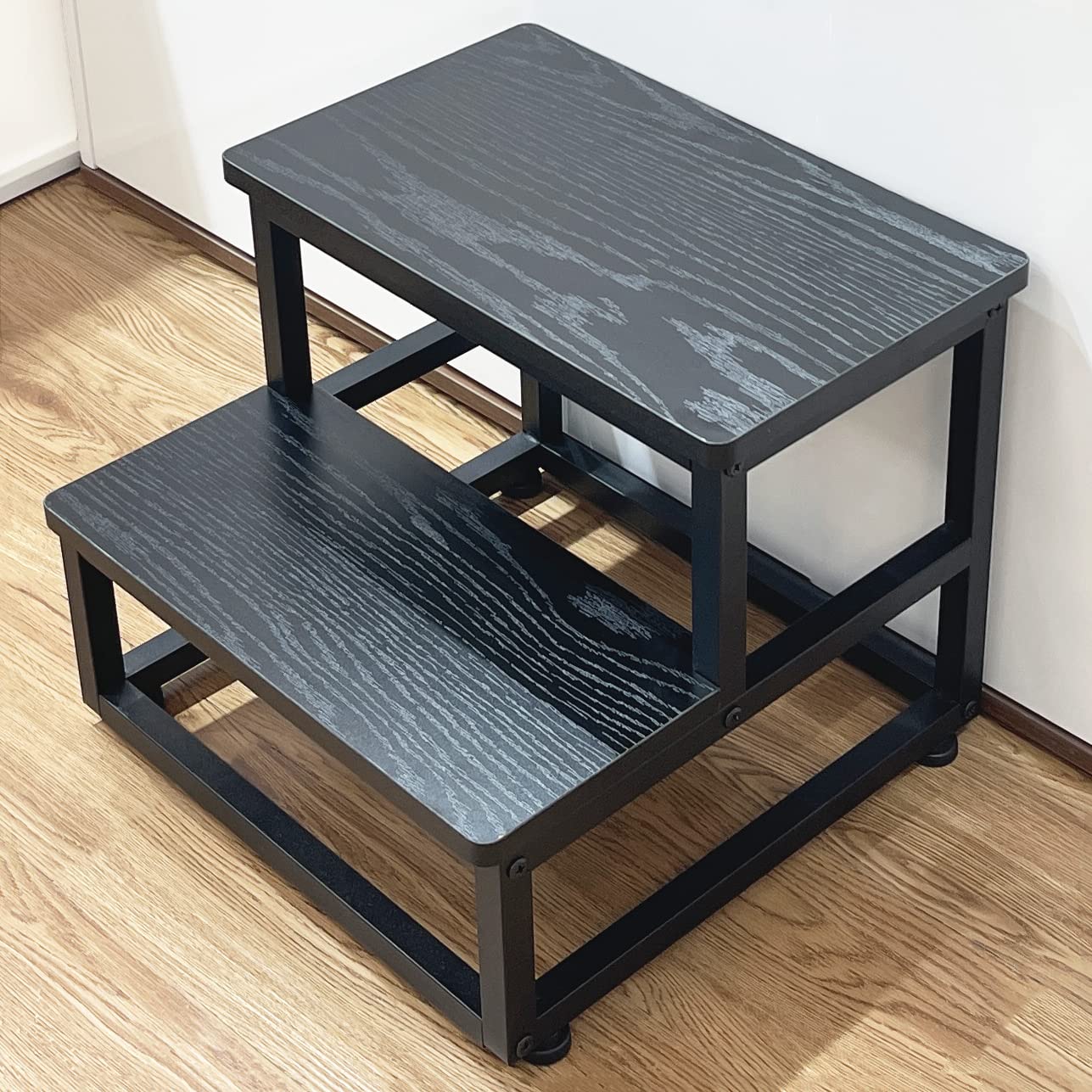 SZLHANJZ step stool with lower-step stability for safe daily use