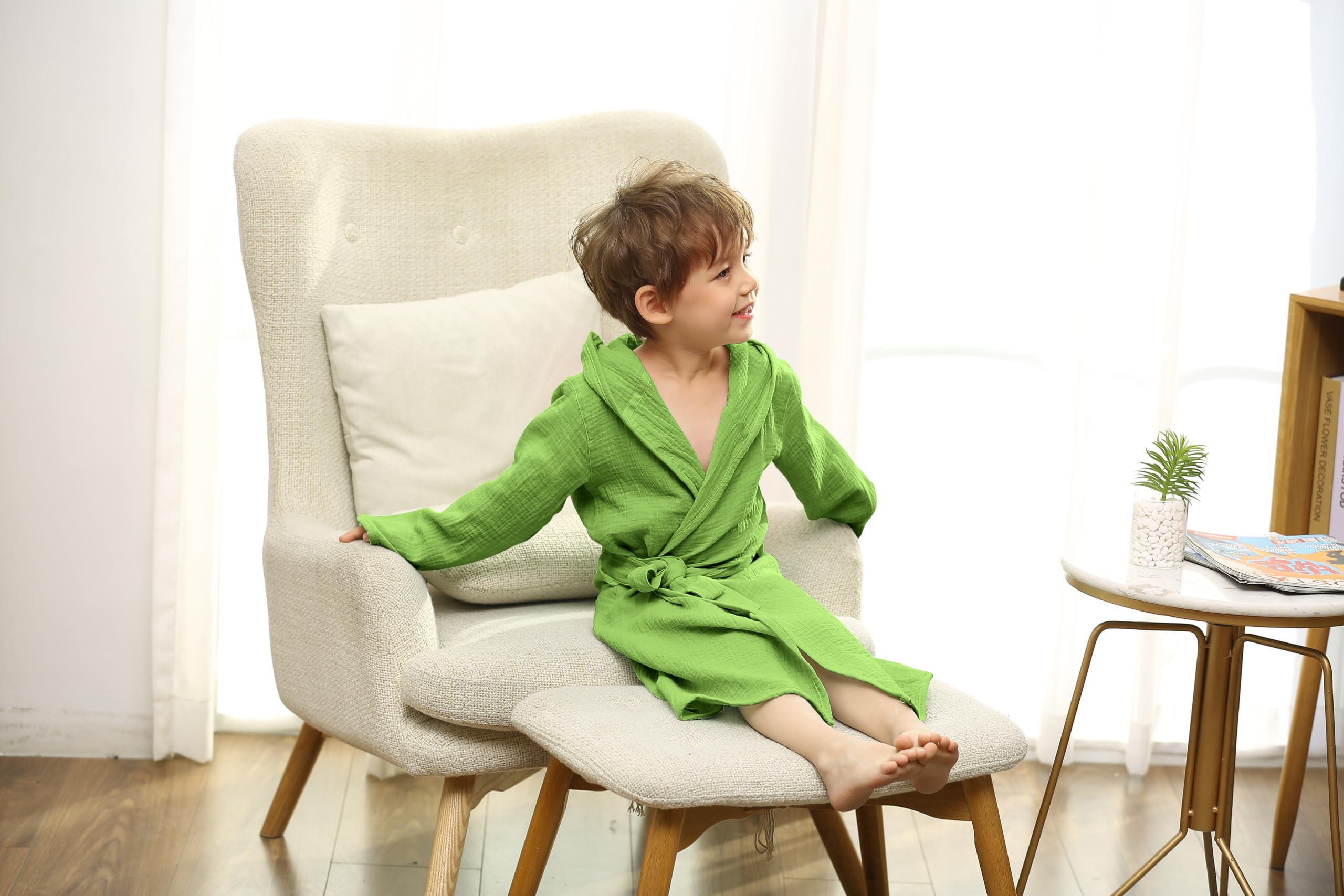 TADO MUSLIN hooded bathrobe with detachable waist tie for secure, slip-free fit.