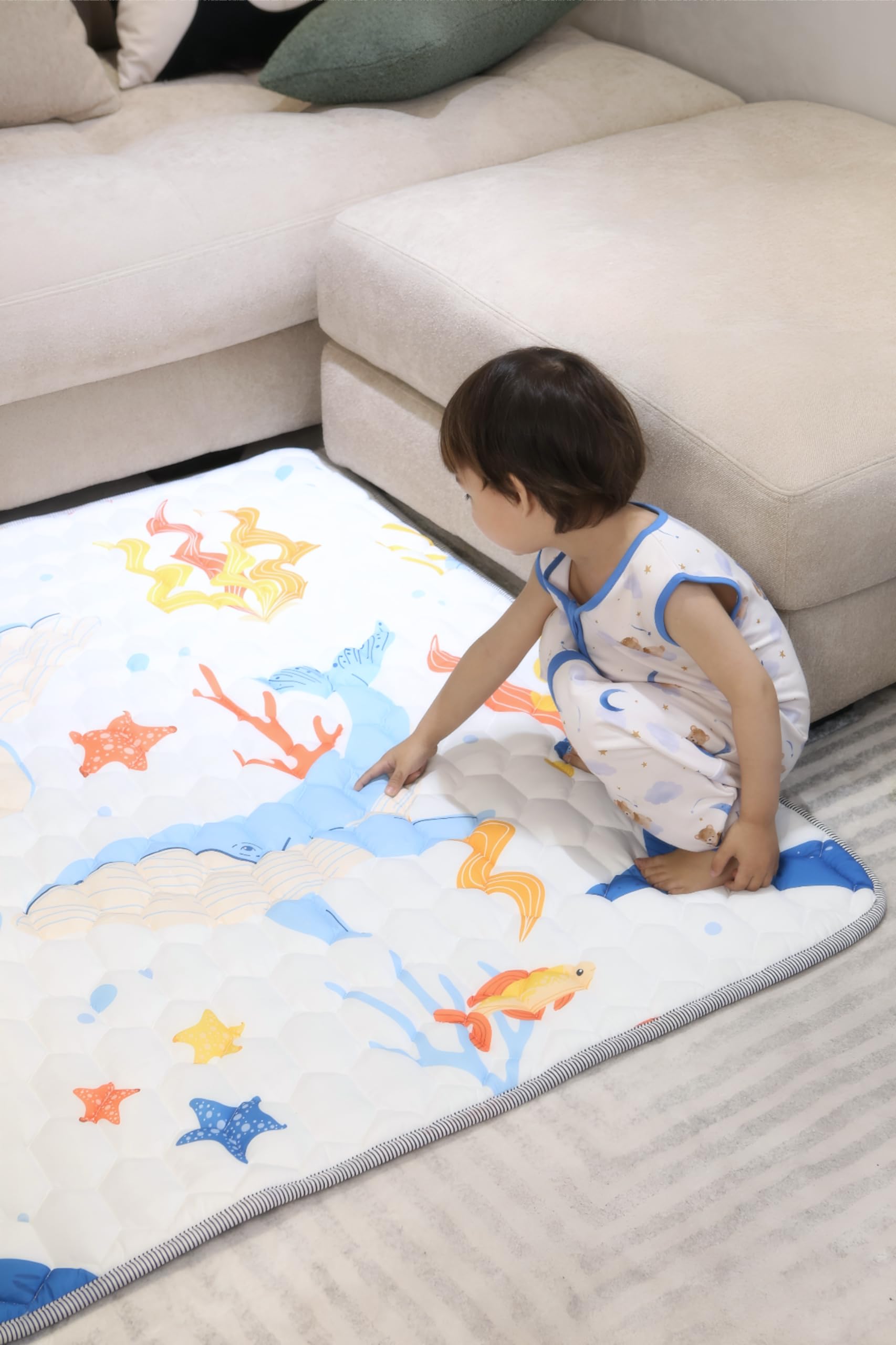 TADO MUSLIN non-slip backing keeps the mat steady on hard floors.