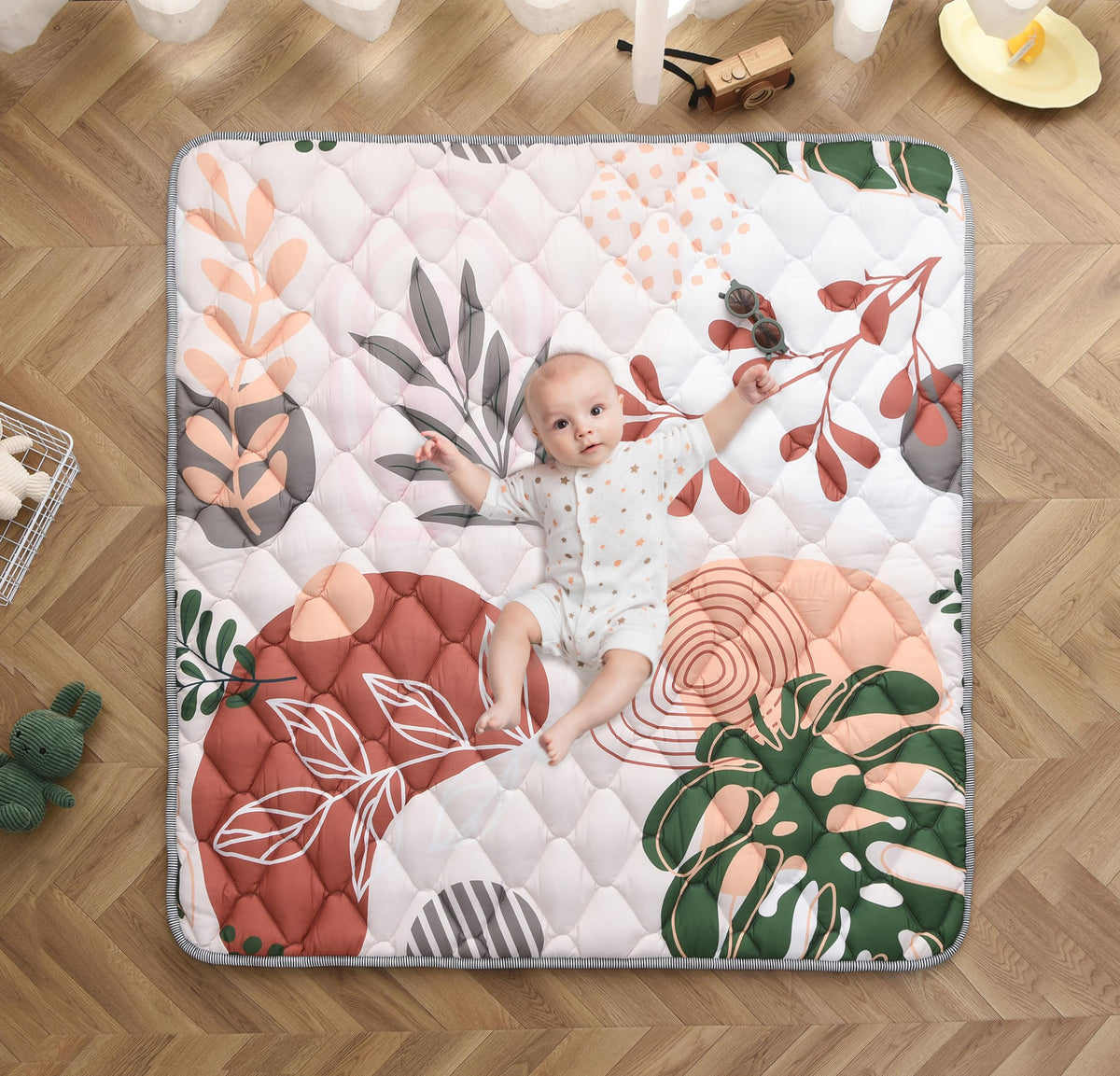 TADO MUSLIN play mat soft-fabric close-up for luxurious baby comfort during tummy time.