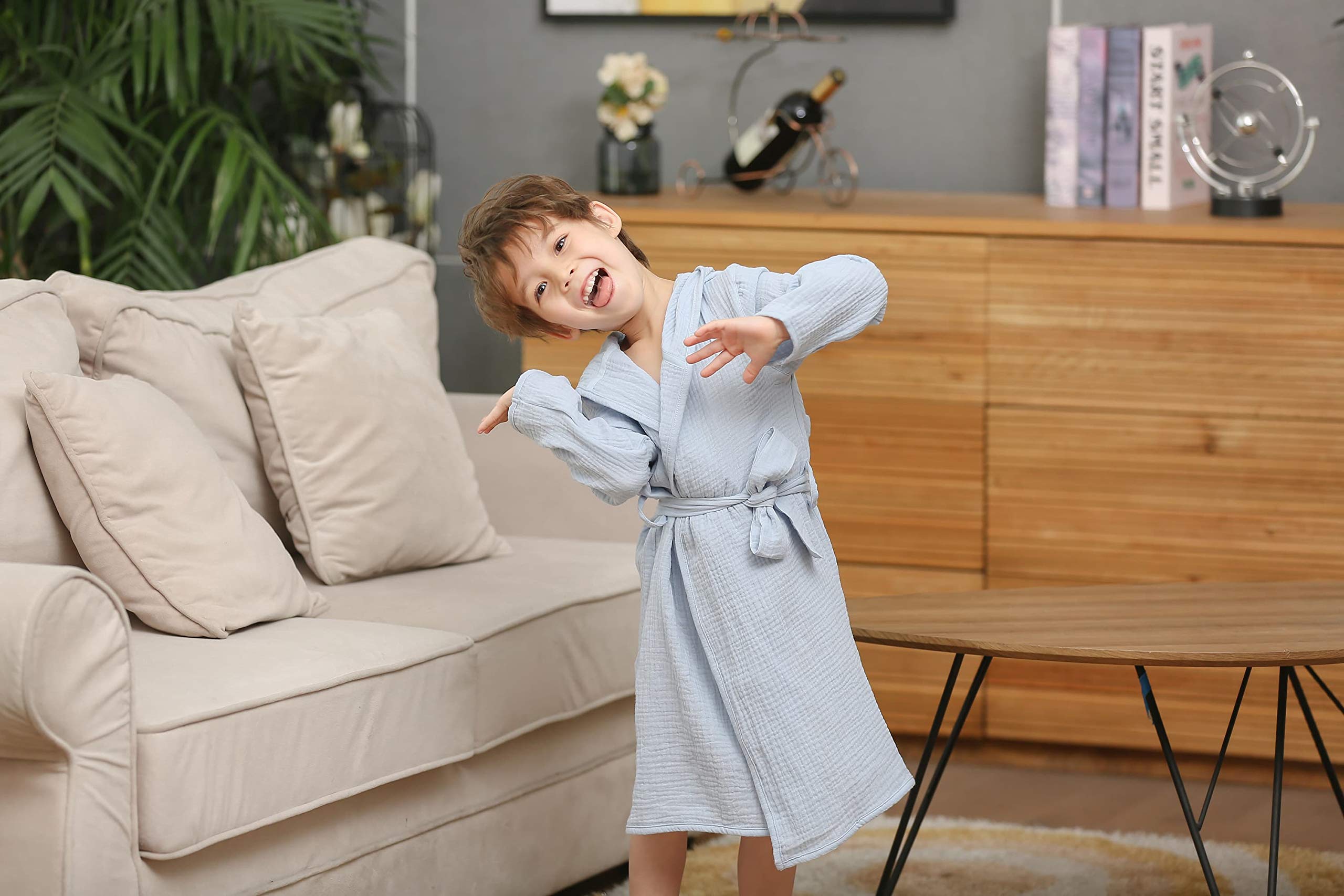 TADO MUSLIN size range 2-8T showing versatile unisex design