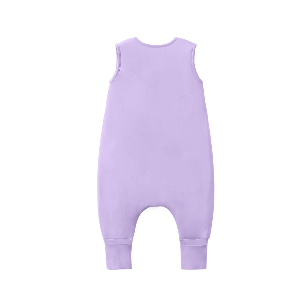 TADO MUSLIN 2-way zipper sleep sack enables quick night changes.