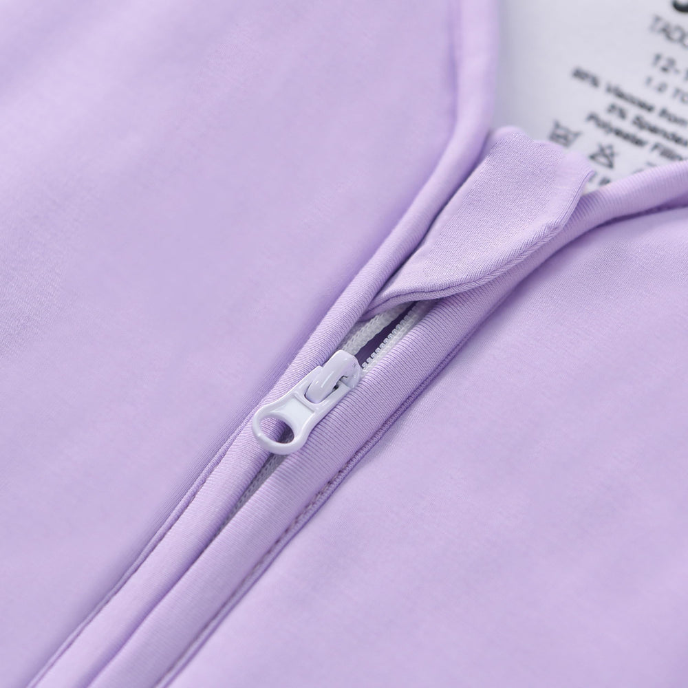 TADO MUSLIN sleep sack bamboo fabric close-up emphasizes breathable comfort.
