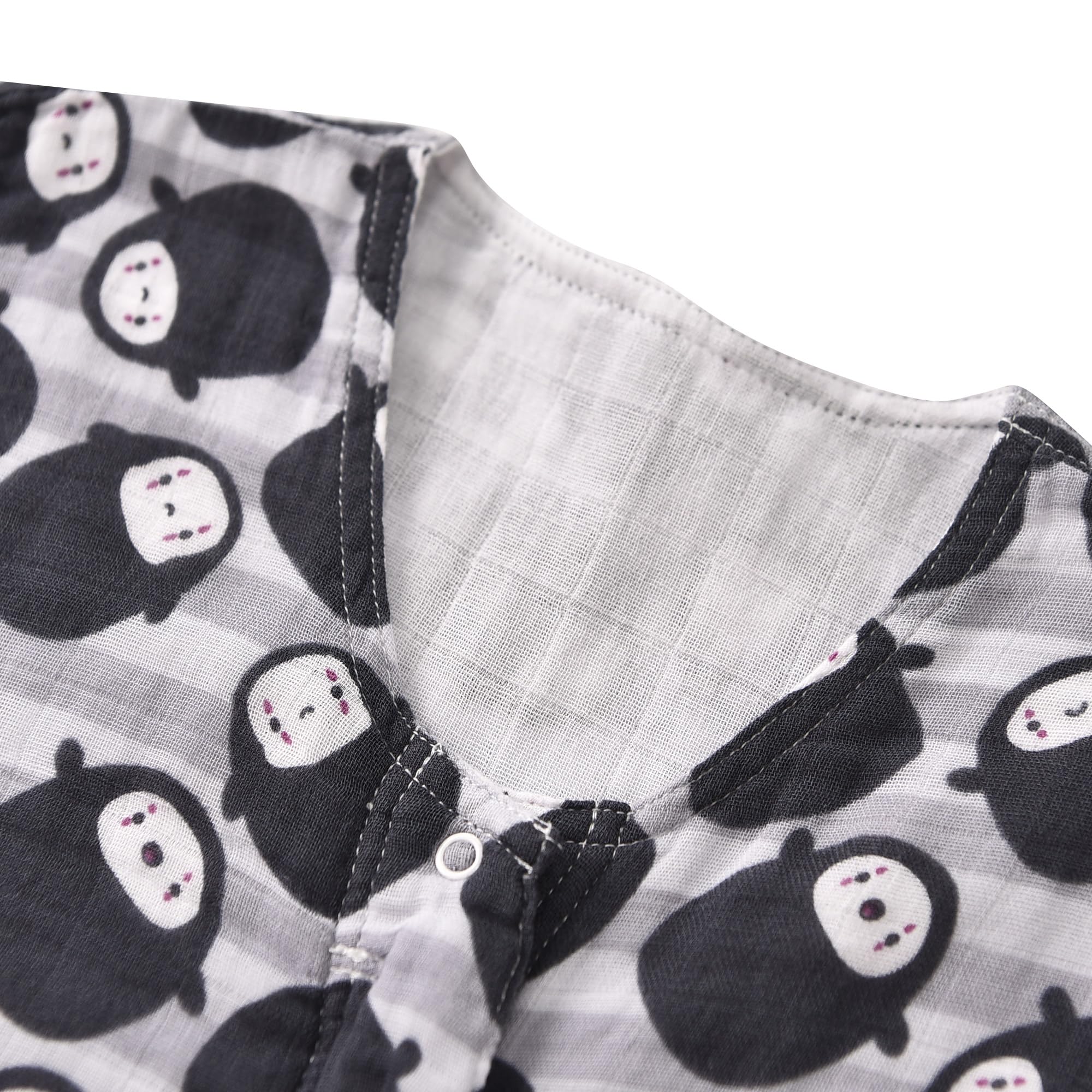 TADO MUSLIN sleep sack roomy leg room image shows comfortable kicking and movement.