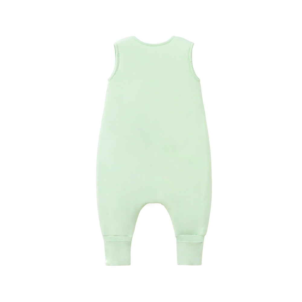 TADO MUSLIN sleep sack walker-design demonstrates easy daytime walking after wake-up.