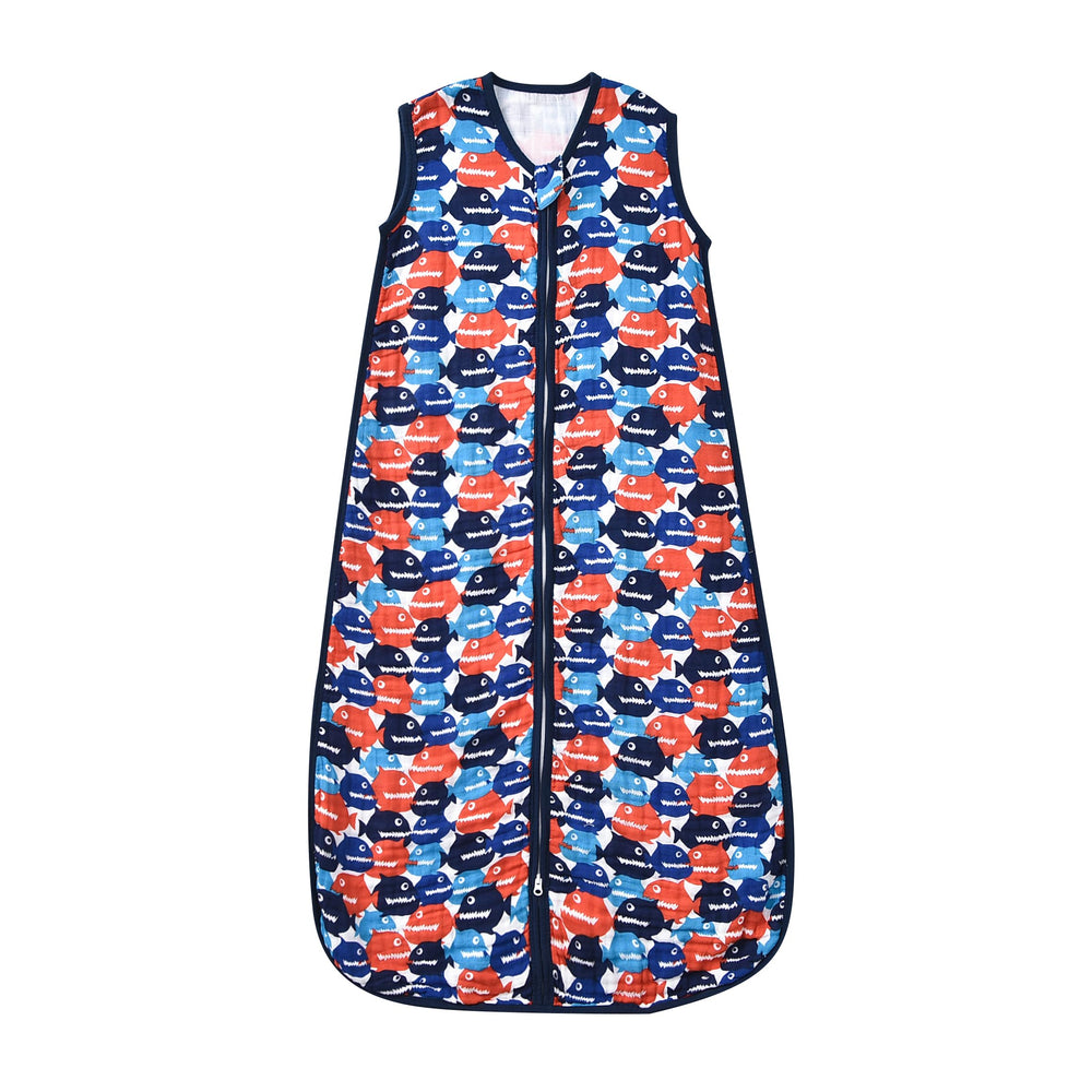 TADO MUSLIN zipper detail highlights durable construction and smooth operation.