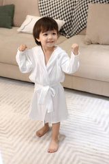 TADO MUSLIN toddler bathrobe detachable-tie detail for secure, adjustable fit.