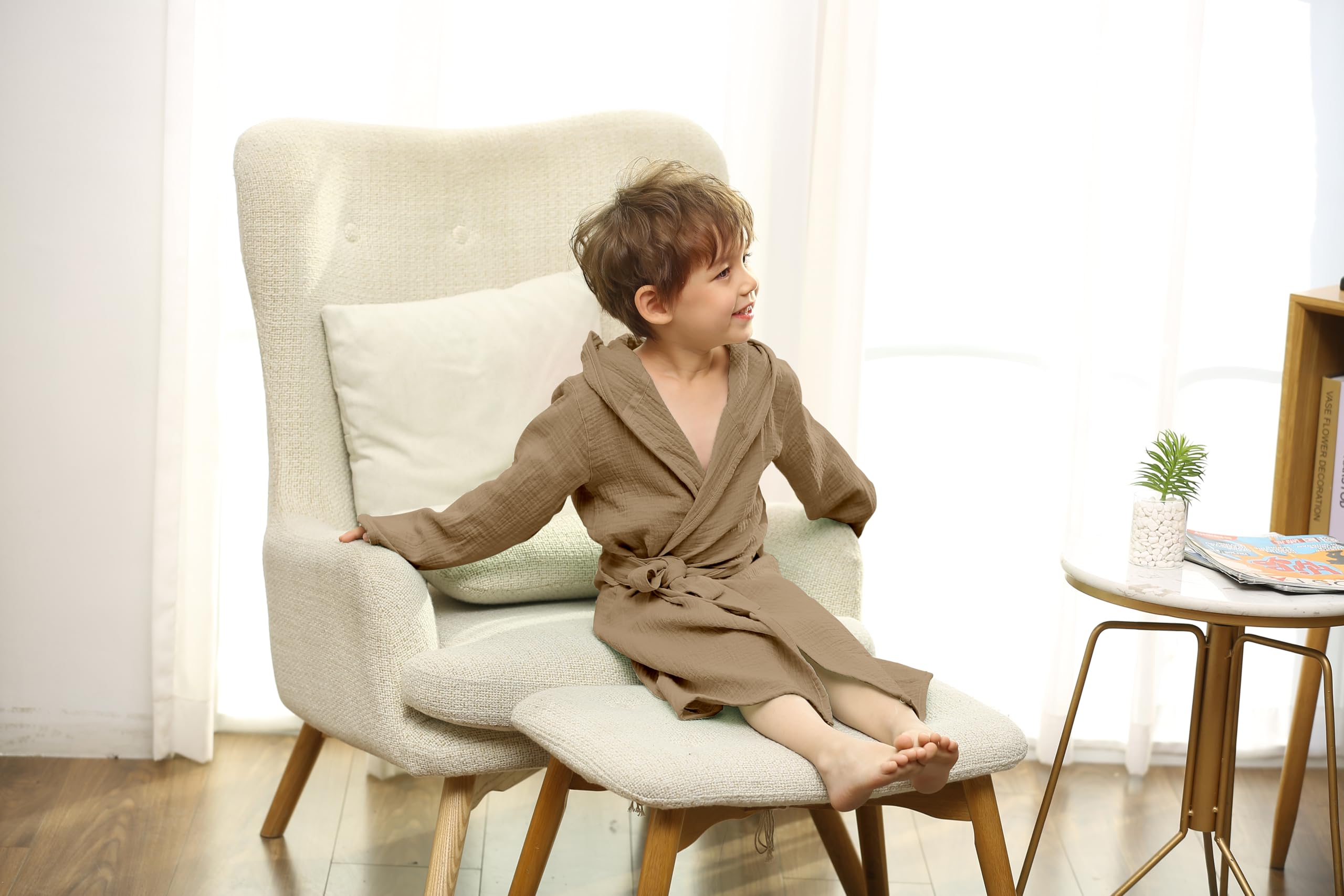 TADO MUSLIN toddler bathrobe hooded back view highlights breathable design for everyday wear