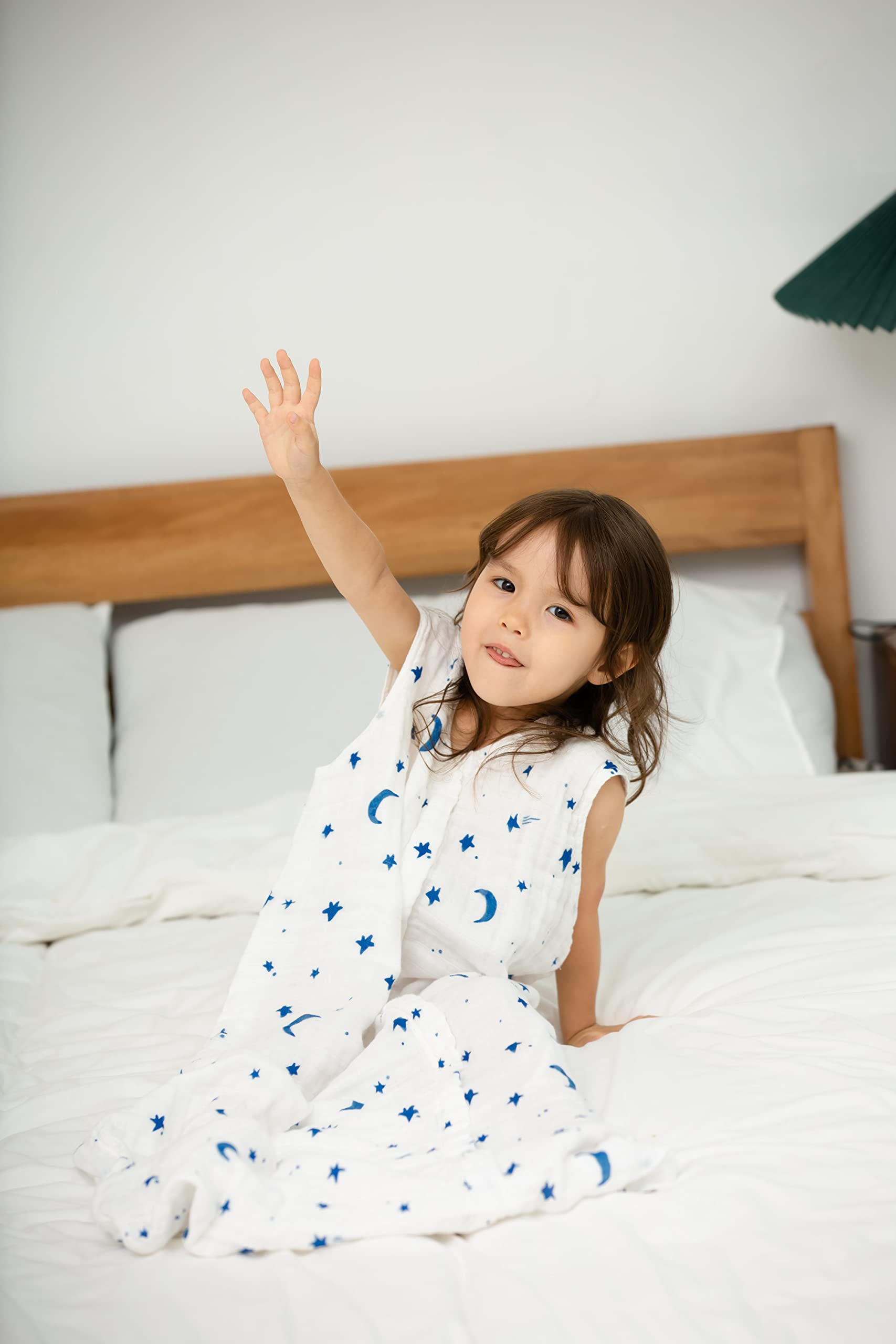TADO MUSLIN Toddler Sleep Sack Star Moon back view highlights soft seams and durable weave.