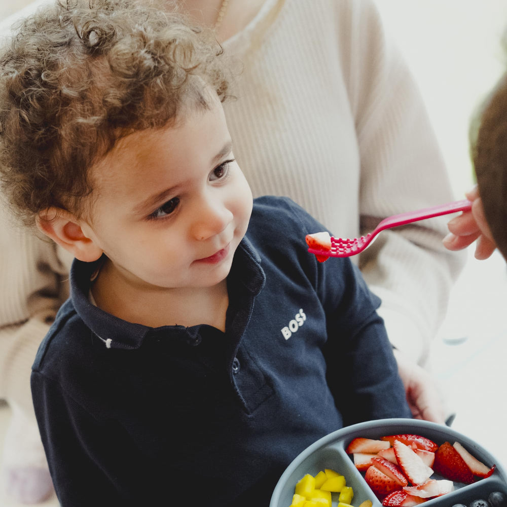 TalkTools Magenta Fork promotes oral awareness to engage with each bite.
